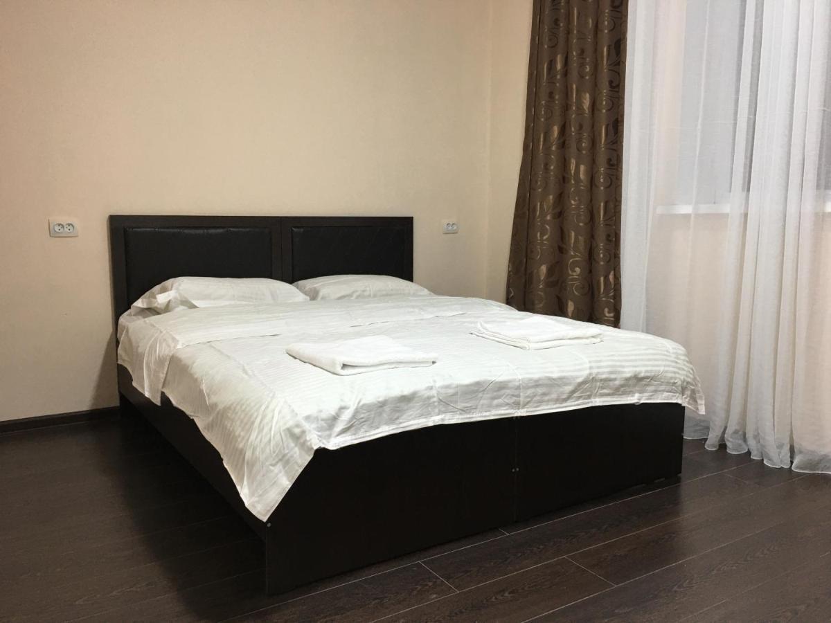 Adi Hotel Bishkek Esterno foto
