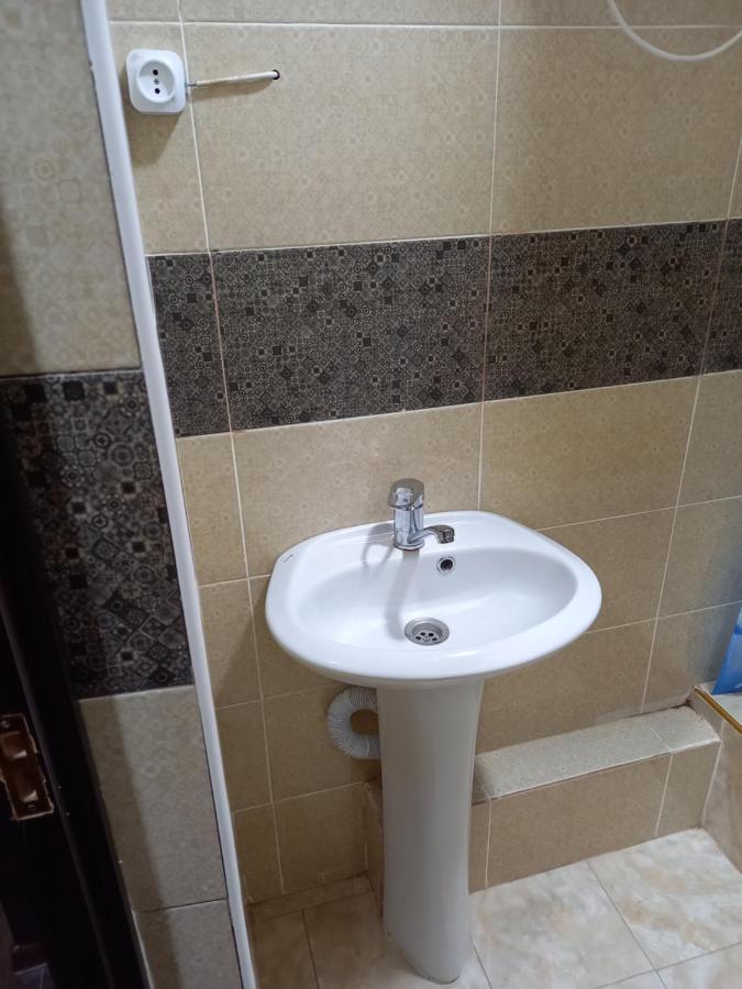 Adi Hotel Bishkek Esterno foto