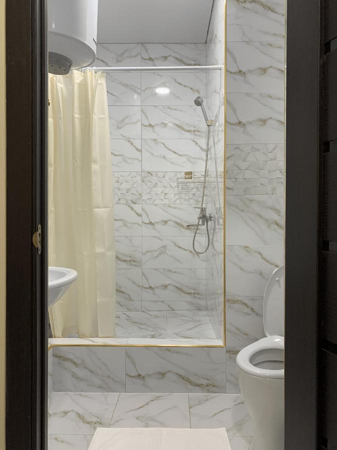 Adi Hotel Bishkek Esterno foto