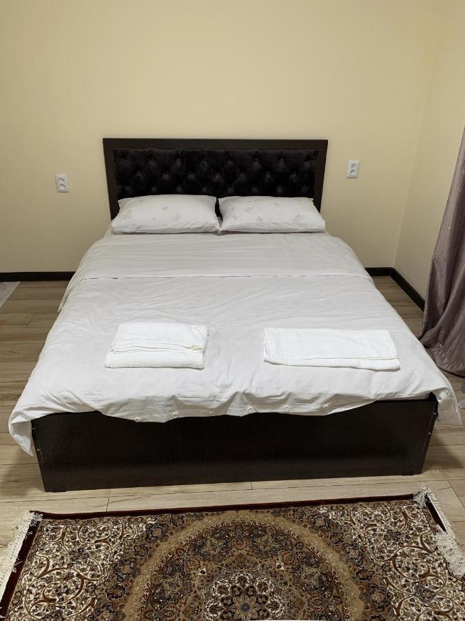 Adi Hotel Bishkek Esterno foto